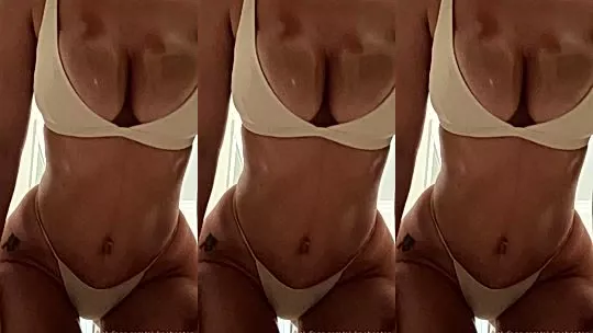 hot babe Niykee Heaton showing off her thicc sexy body