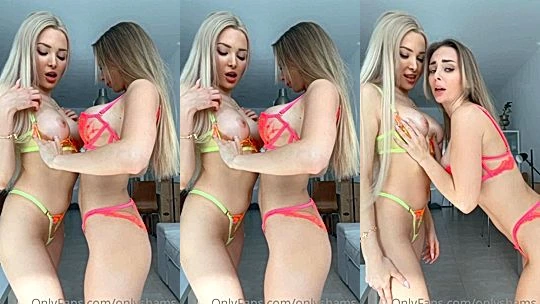 Ivanka peach naughty titty play with lesbian friend