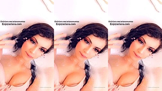 muslim girl Ariana Mumtaz teasing her soapy naked body