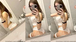 sexy italian girl Elisa Esposito teasing her perfect ass