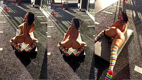 thick latina Chromazz twerking her big booty in the gym