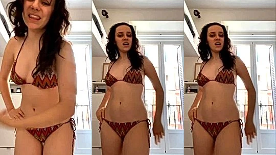 Dafne Keen showing off her newly bought bikini