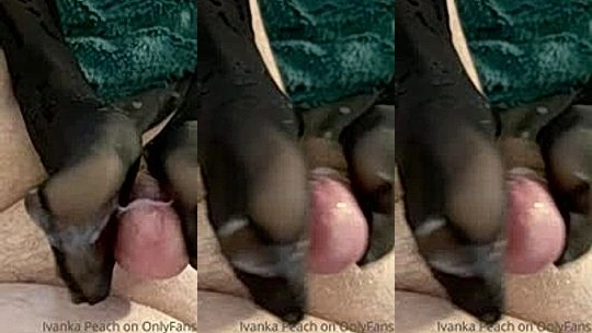 Ivanka peach getting hot cum on her feet