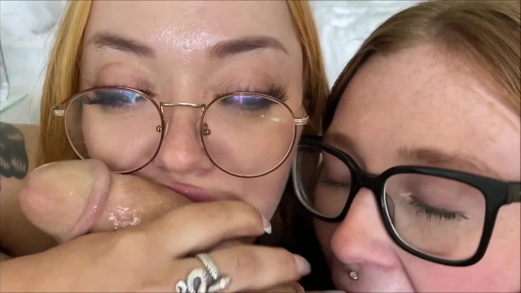 Emma Magnolia sharing a bwc with her hot friend