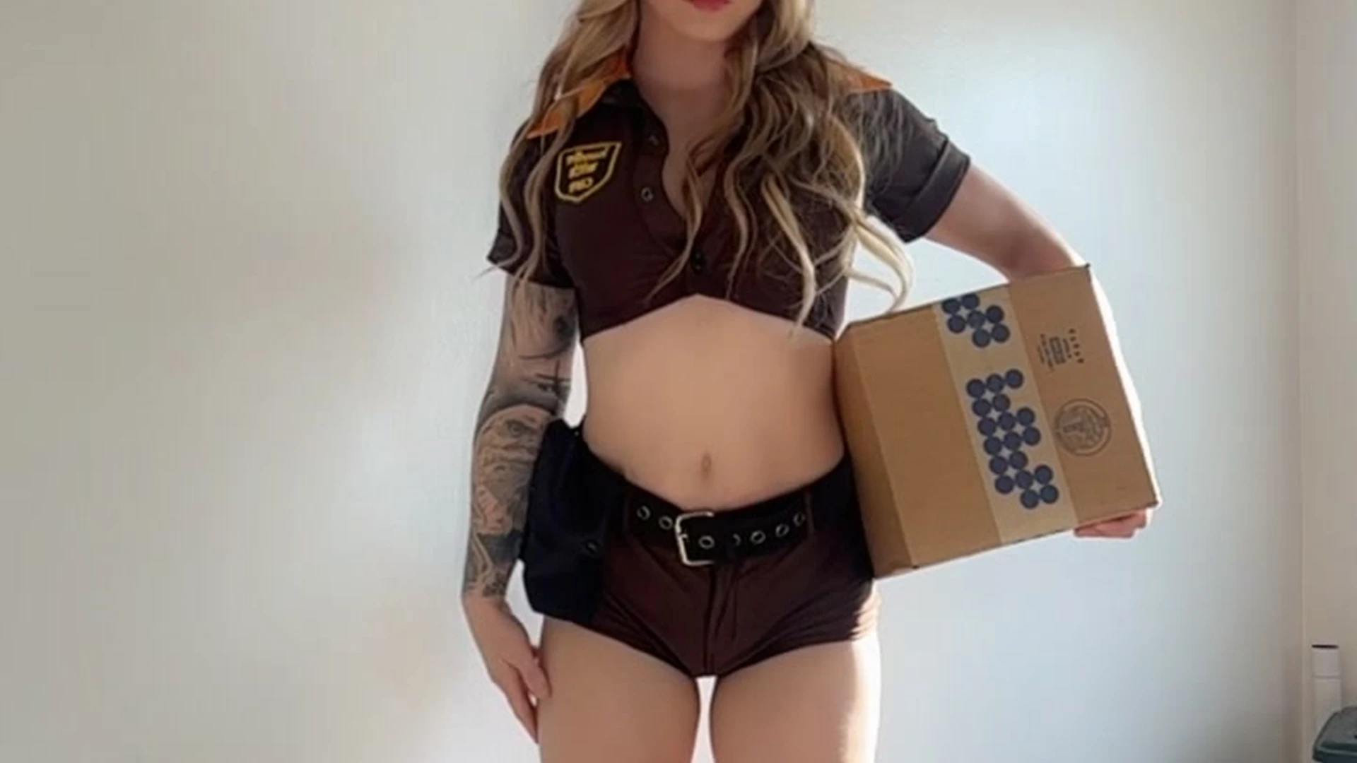 sexy delivery girl Kay Hansen teasing her booty